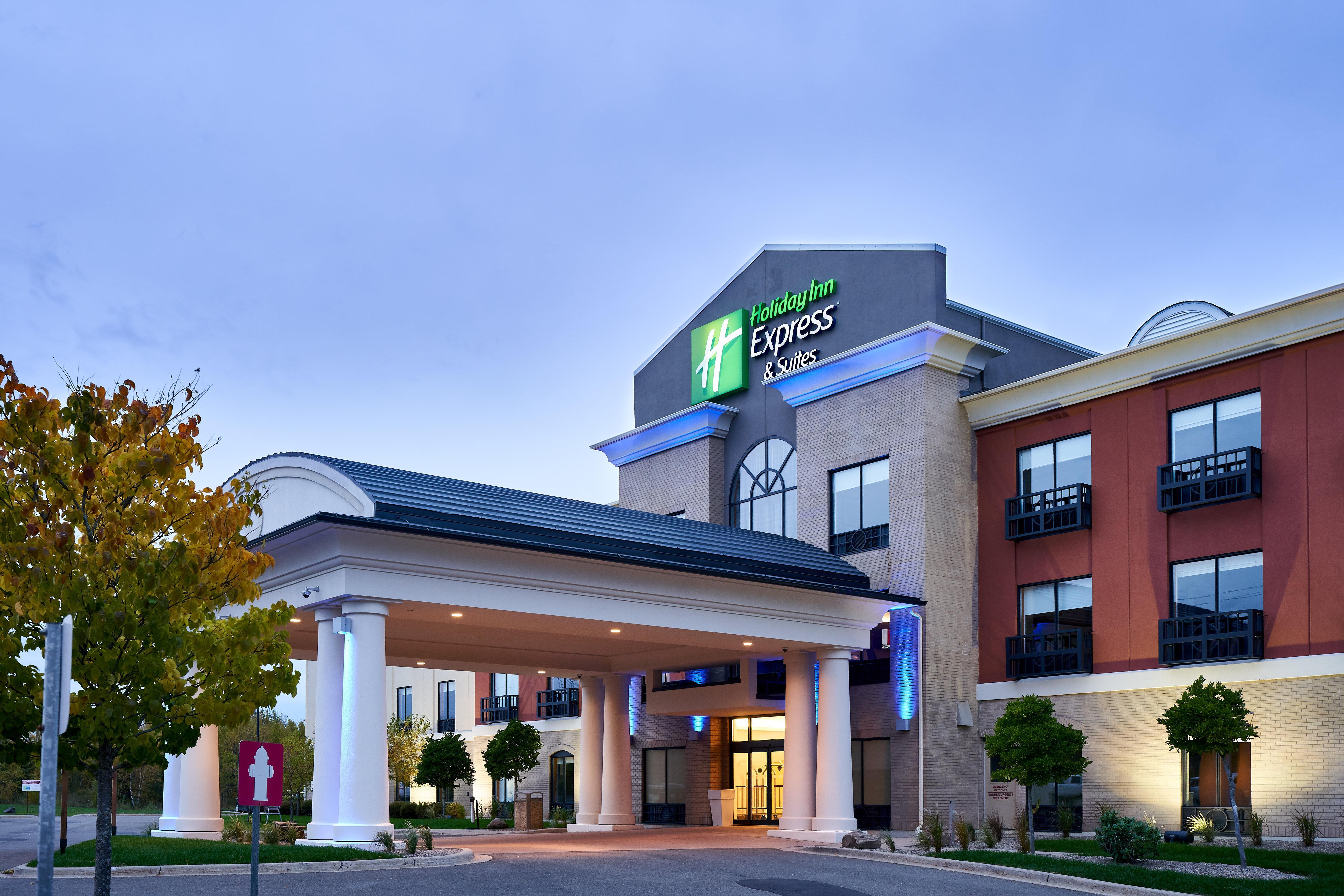 Holiday Inn Express Hotel & Suites Dieppe Airport By Ihg Moncton Exterior foto