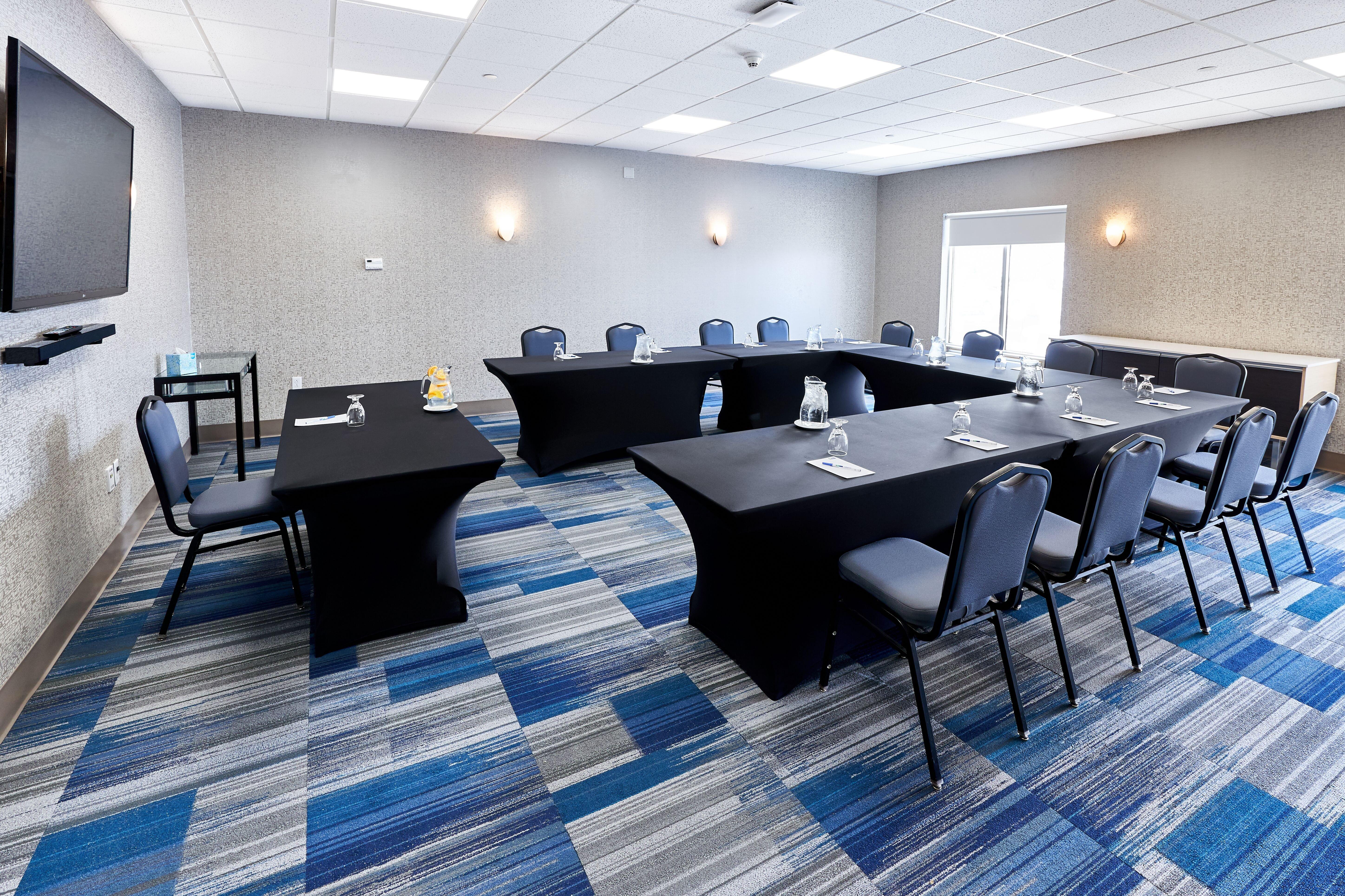 Holiday Inn Express Hotel & Suites Dieppe Airport By Ihg Moncton Exterior foto