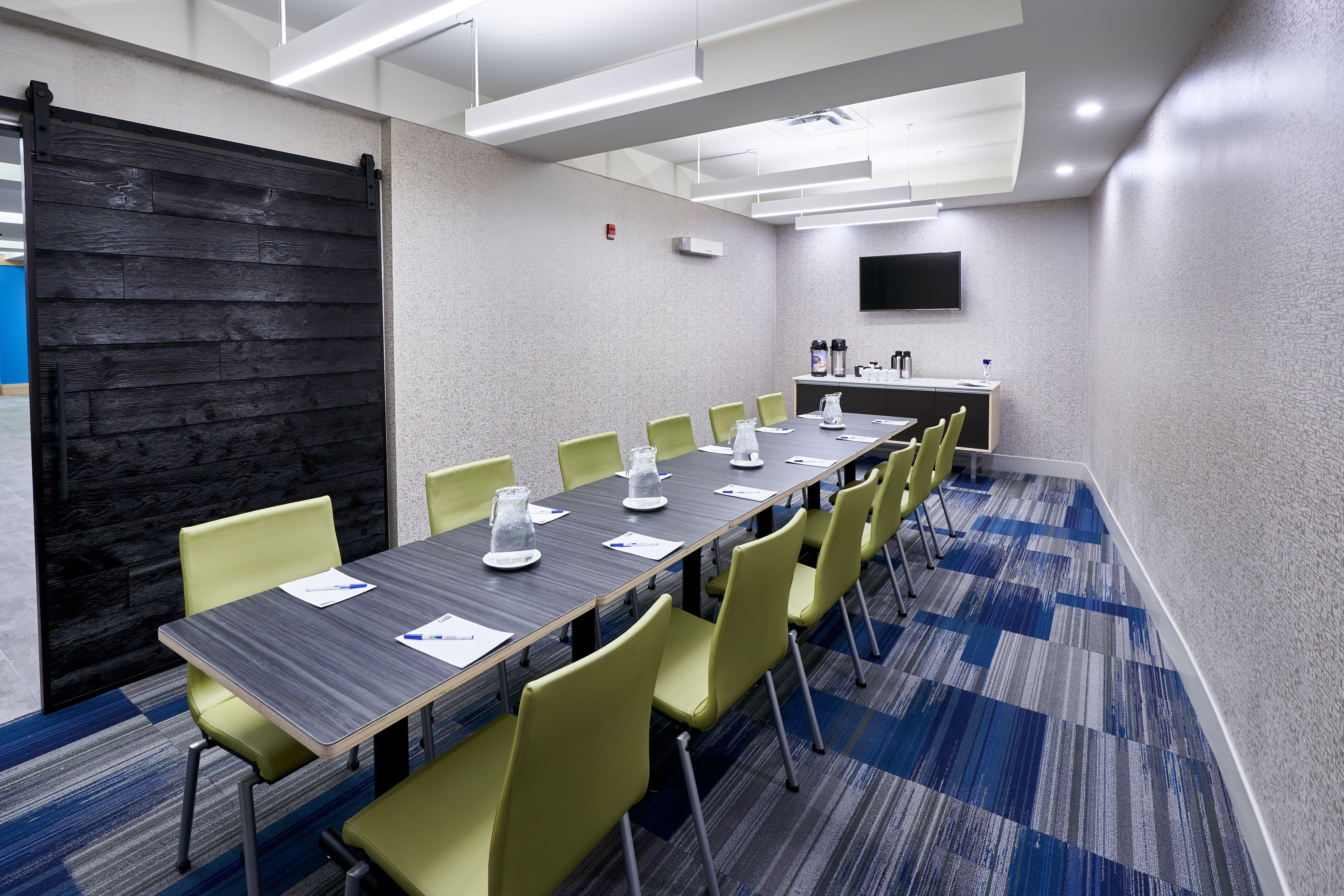 Holiday Inn Express Hotel & Suites Dieppe Airport By Ihg Moncton Exterior foto