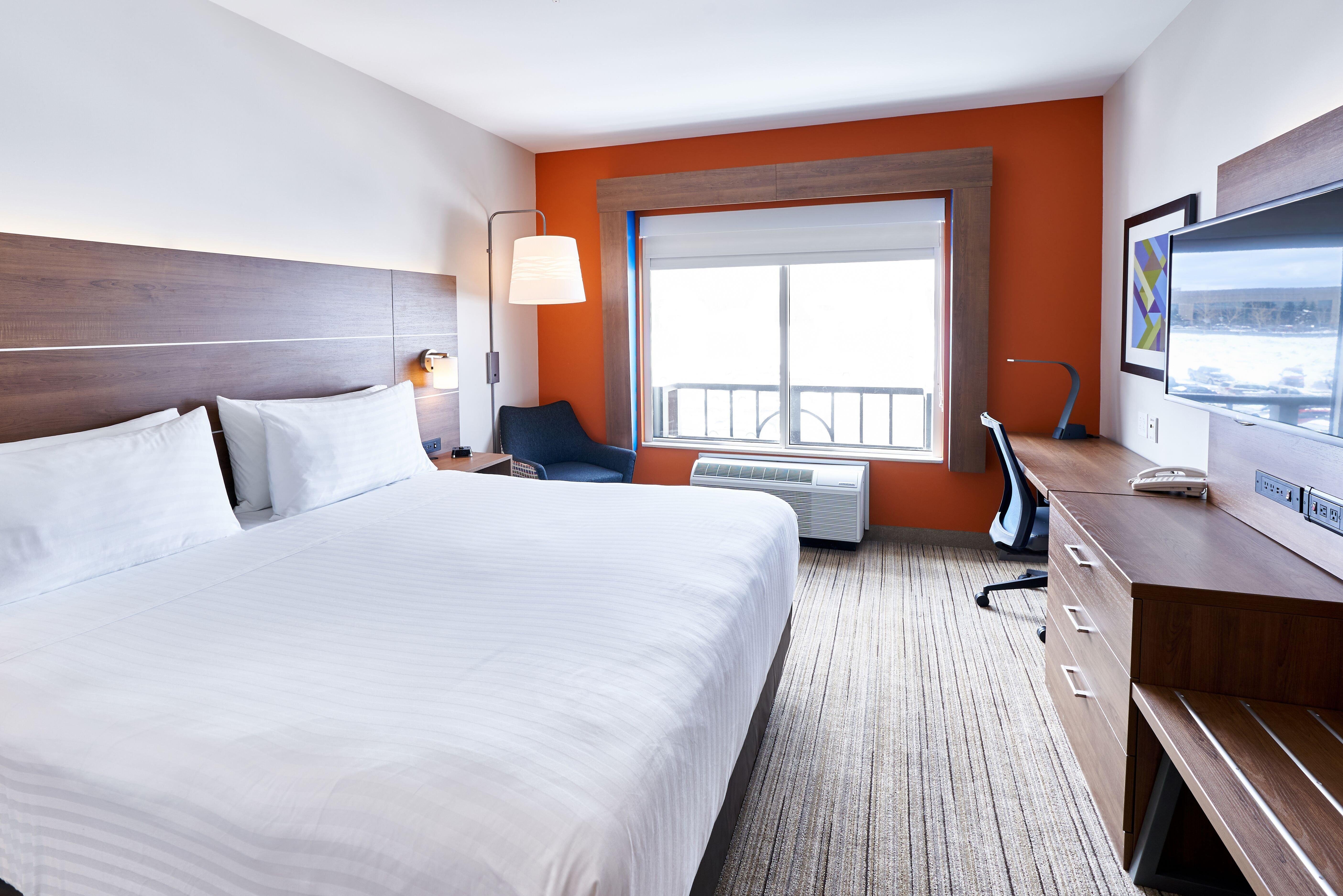 Holiday Inn Express Hotel & Suites Dieppe Airport By Ihg Moncton Exterior foto