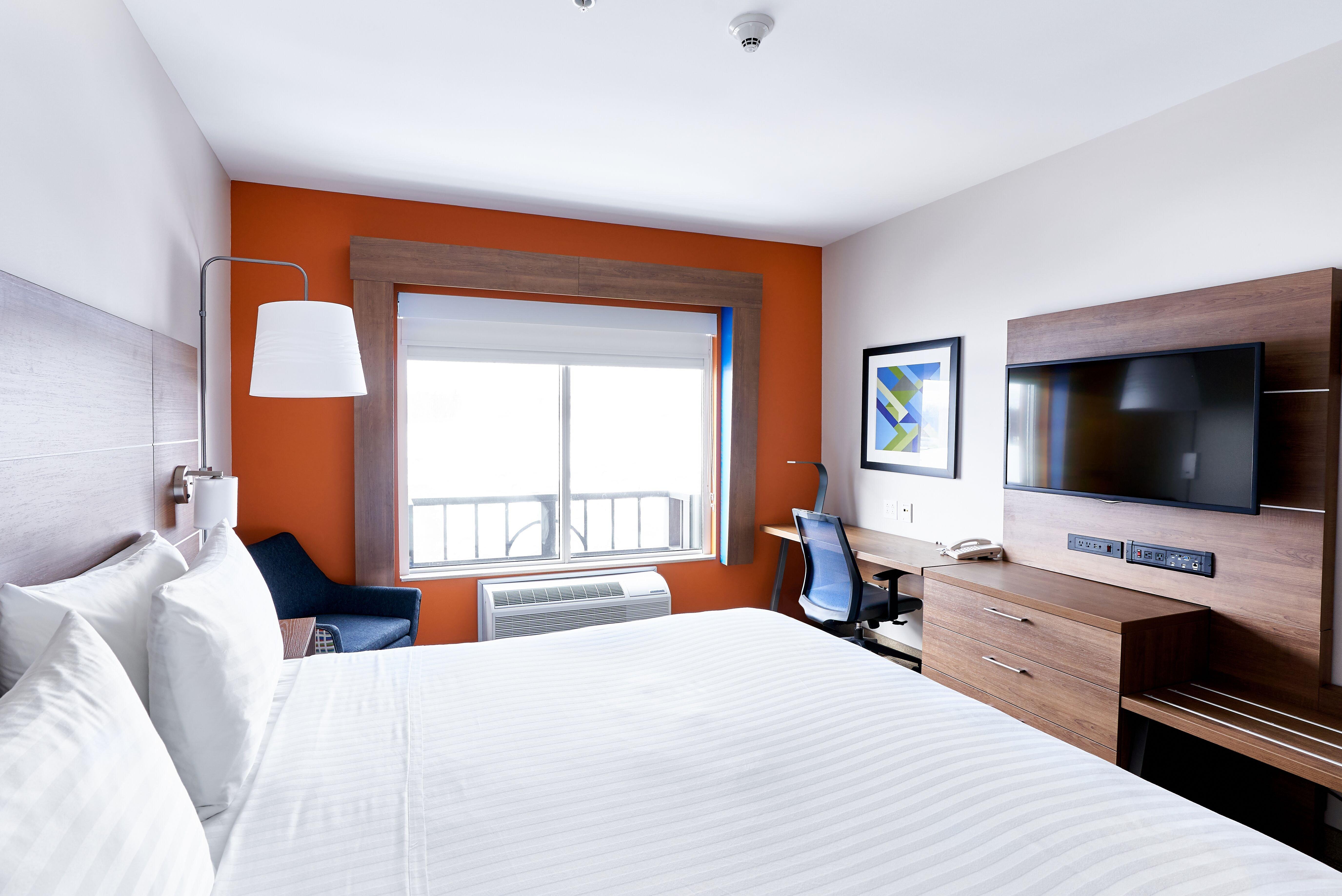 Holiday Inn Express Hotel & Suites Dieppe Airport By Ihg Moncton Exterior foto